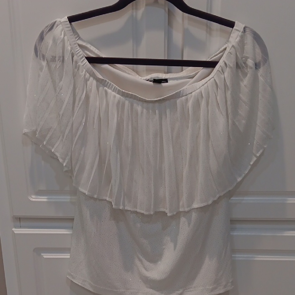 Chic White Blouse with Elegant Design